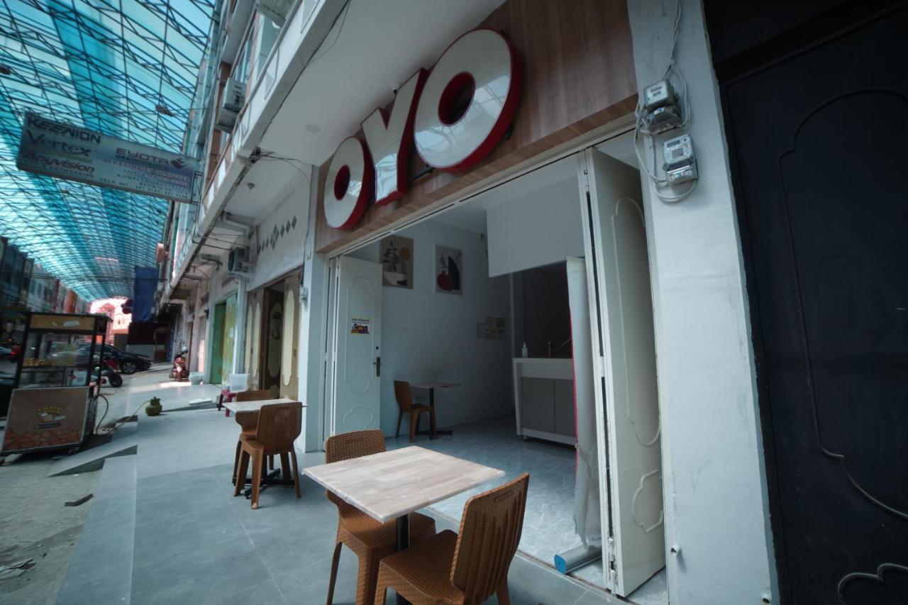 Oyo 90830 Multatuli Guest House Medan Exterior photo