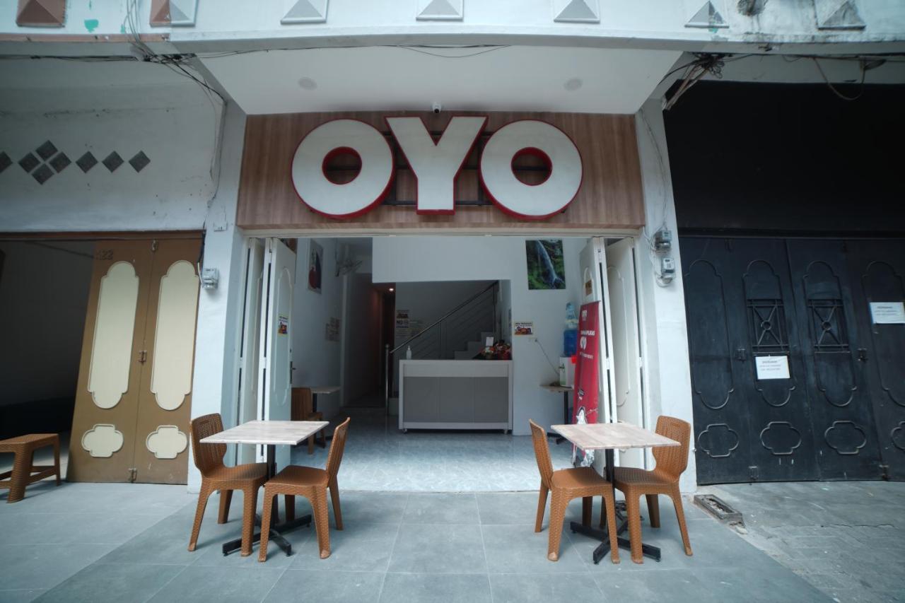 Oyo 90830 Multatuli Guest House Medan Exterior photo