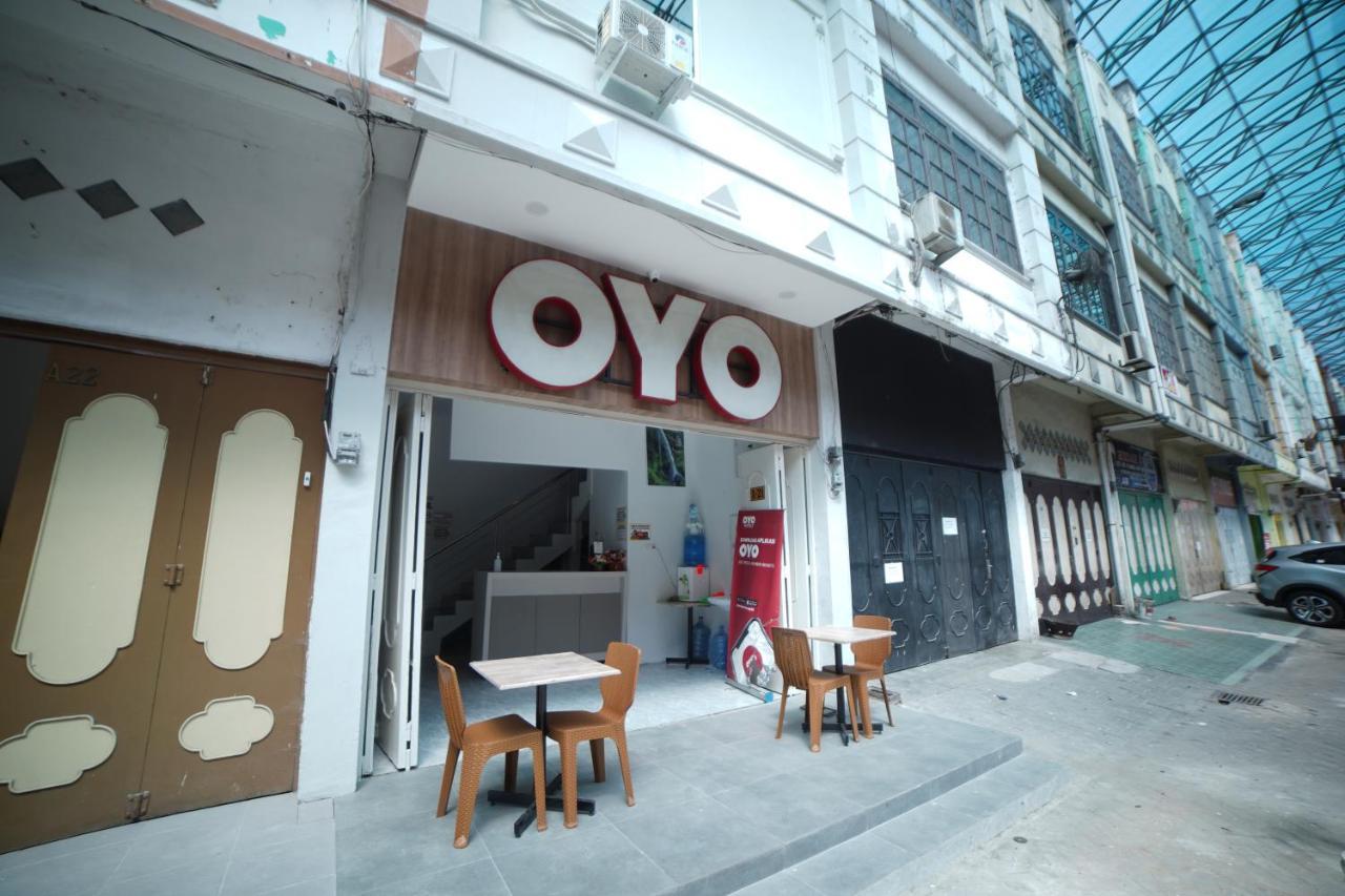 Oyo 90830 Multatuli Guest House Medan Exterior photo