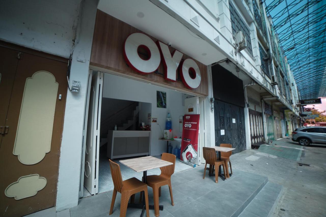 Oyo 90830 Multatuli Guest House Medan Exterior photo