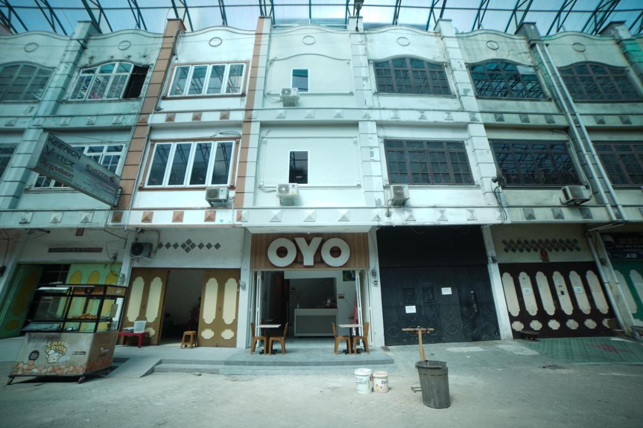 Oyo 90830 Multatuli Guest House Medan Exterior photo