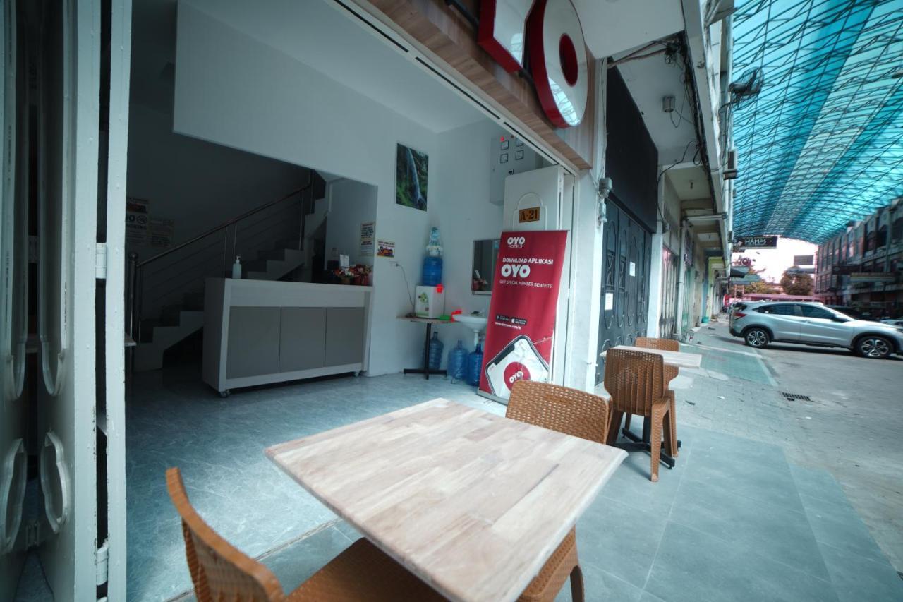 Oyo 90830 Multatuli Guest House Medan Exterior photo
