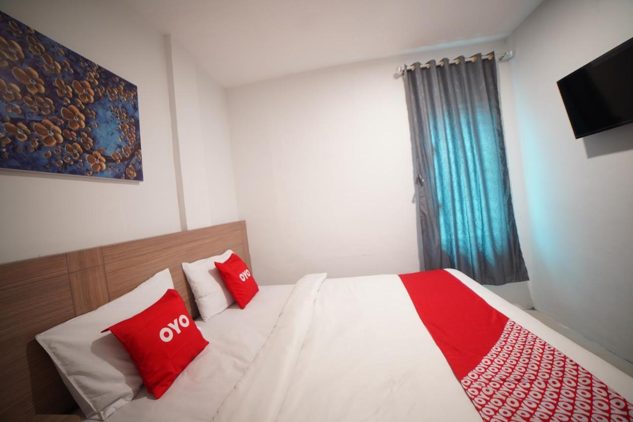 Oyo 90830 Multatuli Guest House Medan Exterior photo
