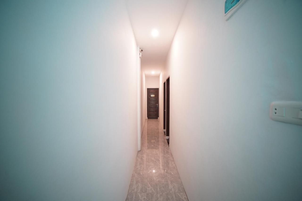 Oyo 90830 Multatuli Guest House Medan Exterior photo